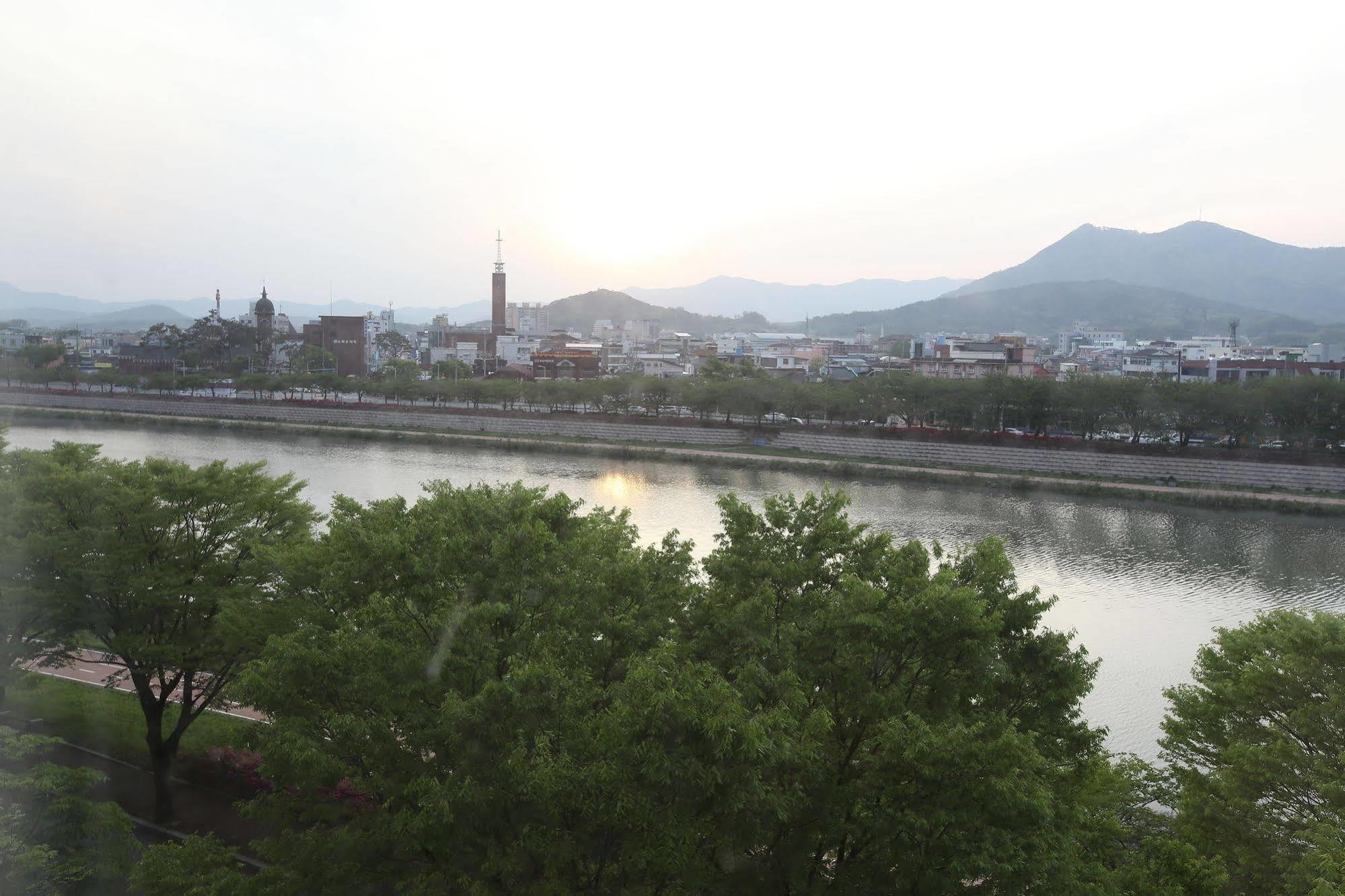 River Hotel Namwon Exterior photo