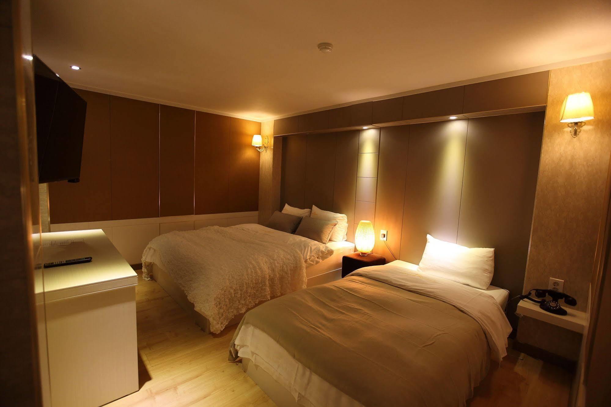 River Hotel Namwon Exterior photo