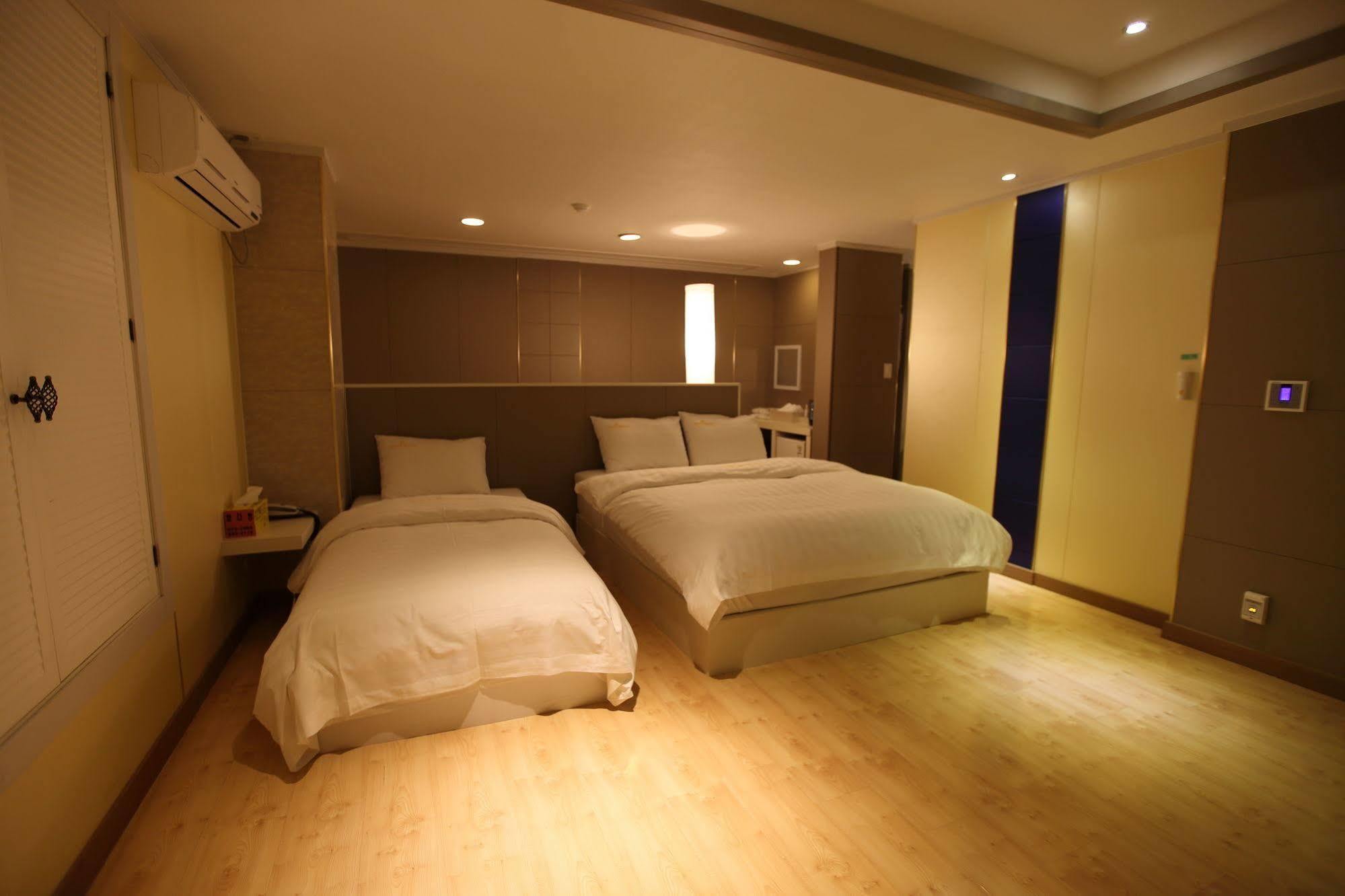 River Hotel Namwon Exterior photo